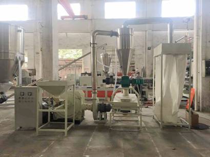 clip_image004 磨粉機(jī)